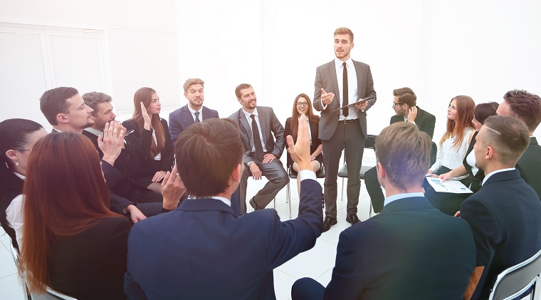 企業(yè)管理培訓(xùn)經(jīng)典20：何把握與人溝通的技巧？